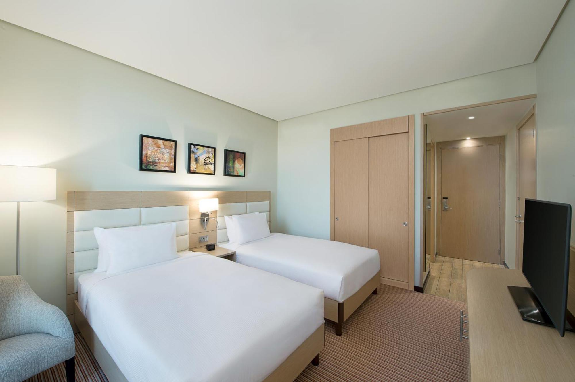 Hilton Garden Inn Khobar Buitenkant foto