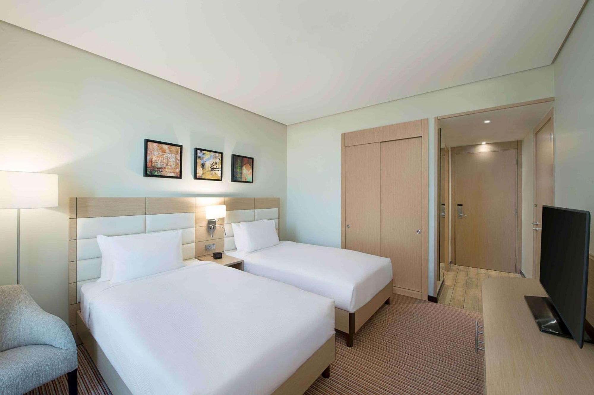 Hilton Garden Inn Khobar Buitenkant foto
