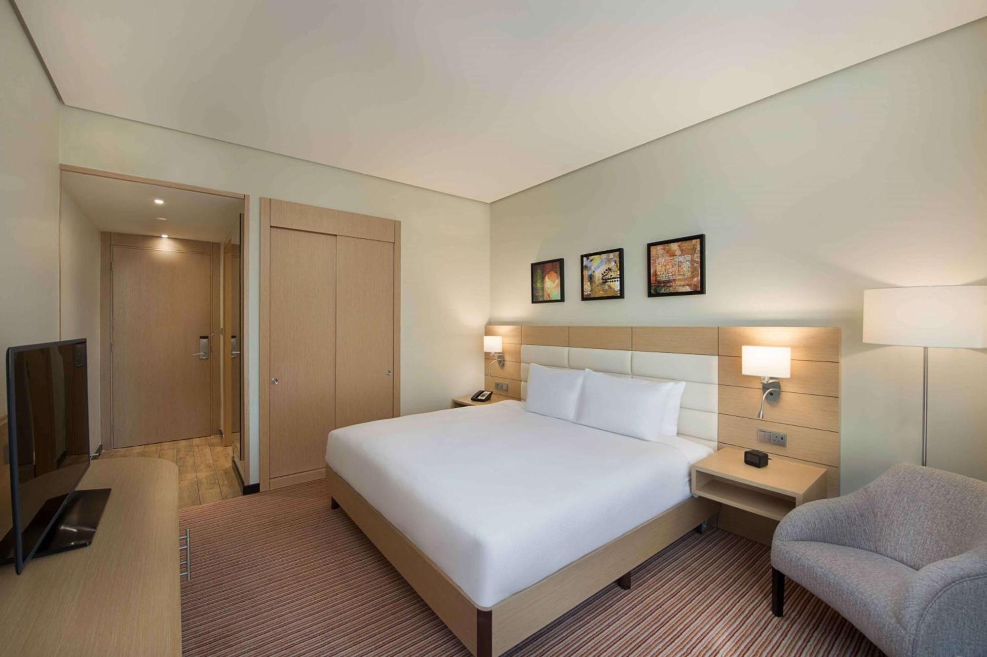 Hilton Garden Inn Khobar Buitenkant foto