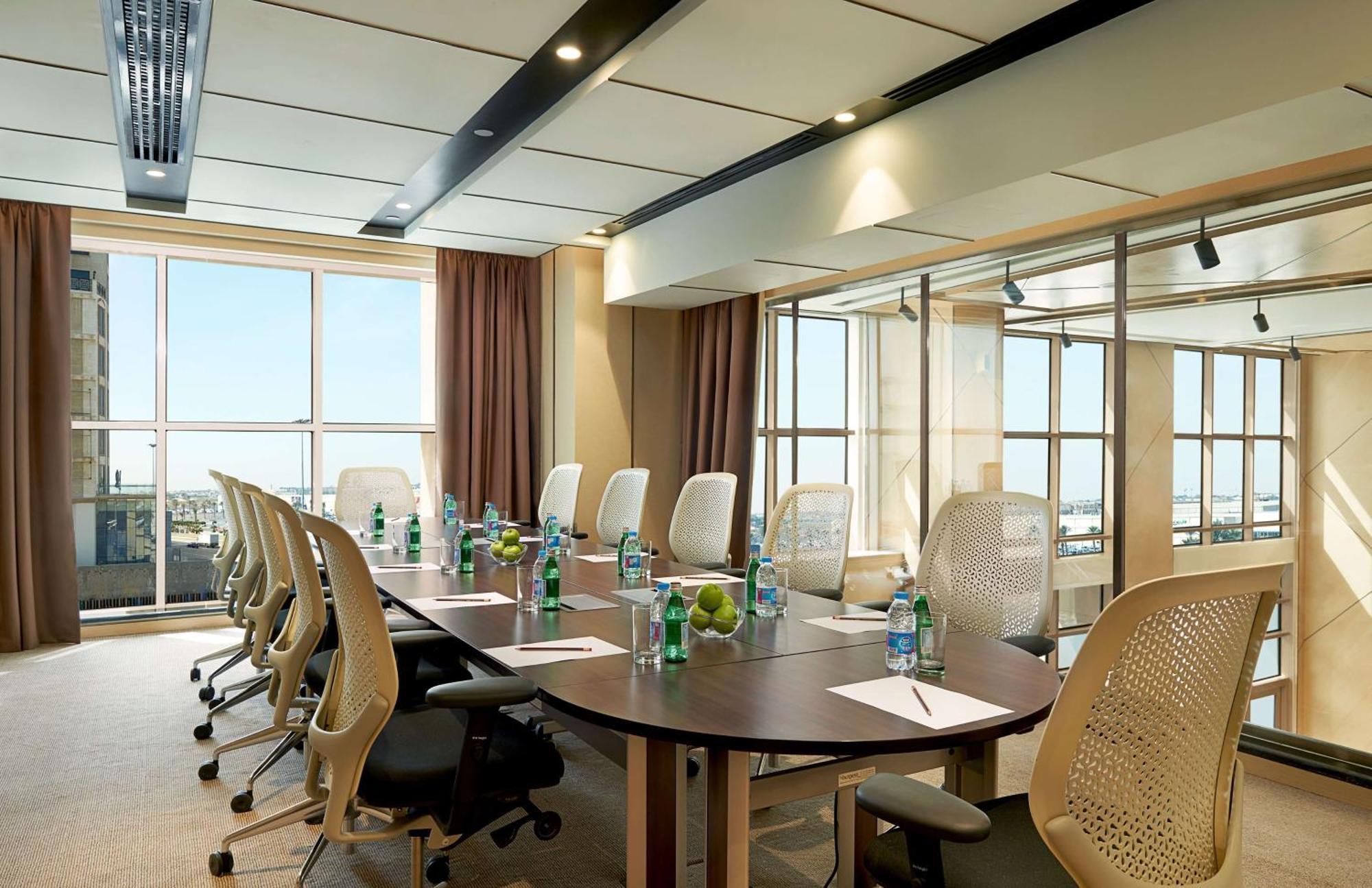 Hilton Garden Inn Khobar Buitenkant foto